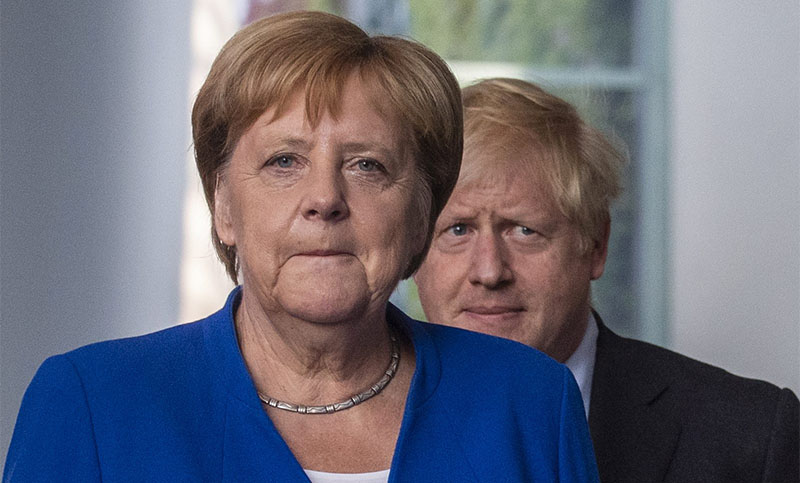 Tironeos entre Johnson y Merkel: “A los británicos solo les interesan sus deseos”