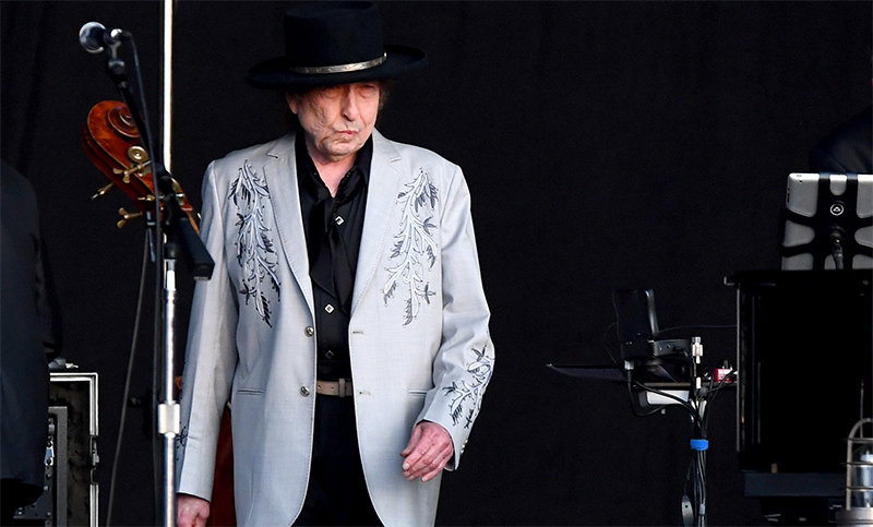 Bob Dylan y las “náuseas sin fin” al ver las escenas del asesinato de Floyd