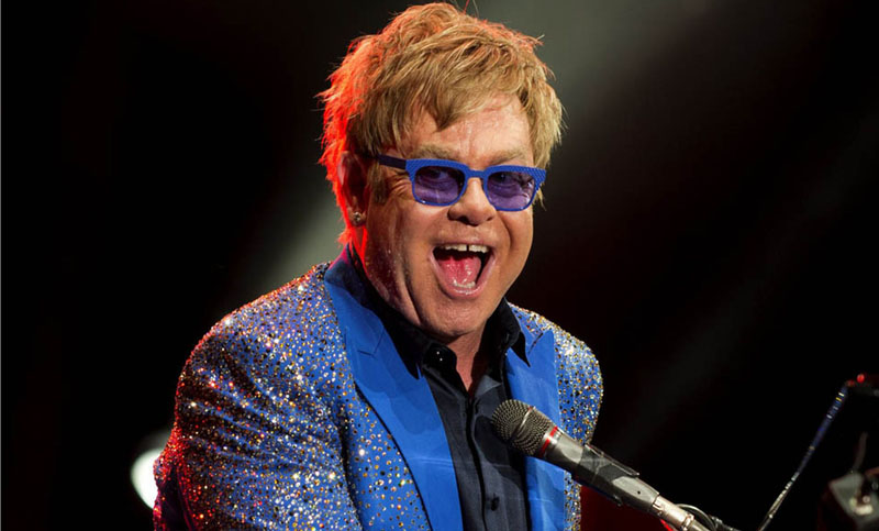 Forbes ubica a Elton John como el músico mejor pago del último año en el mundo