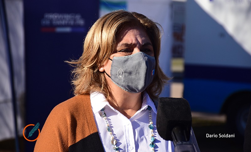 La ministra de Salud advirtió que aún se está «lejos del pico» ante escalada de contagios