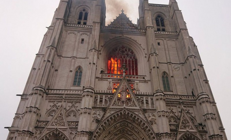 Un monaguillo confesó ser el responsable del incendio de la catedral de Nantes