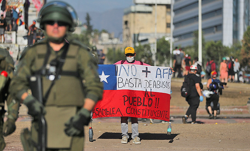 Chile debate una ley que puede derribar un punto vital del modelo neoliberal pinochetista