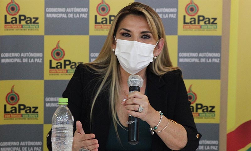 Presidenta interina de Bolivia dio positivo por coronavirus: «Me siento bien»