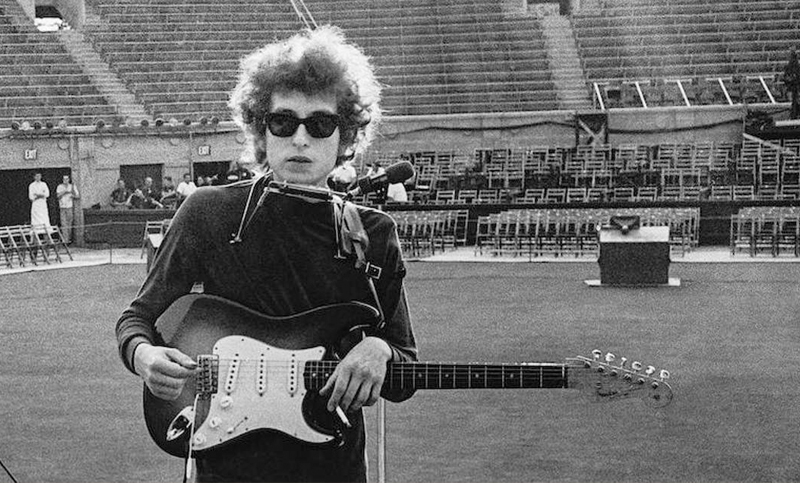 A 55 años de la primera y resistida conversión artística de Bob Dylan