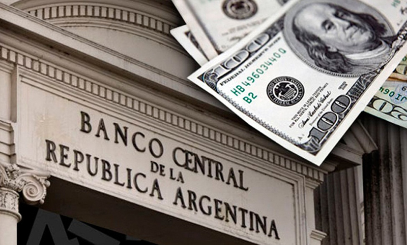 El Banco Central volverá a restringir el acceso a dólares a las empresas en el mercado oficial