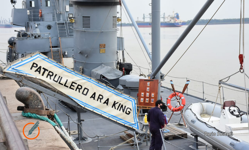 El buque patrullero ARA King arribó a Rosario para combatir los incendios en las islas