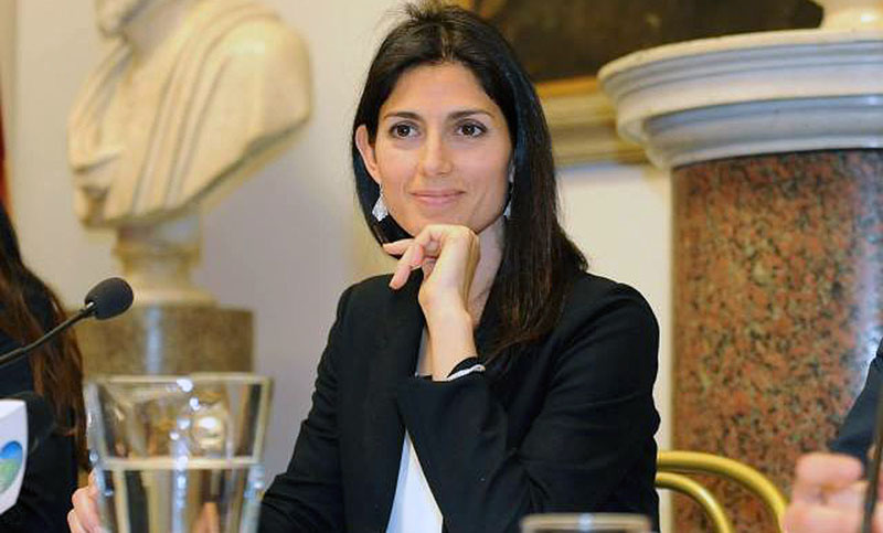 La alcaldesa de Roma anunció que irá por la reelección y abrió una grieta en el oficialismo italiano