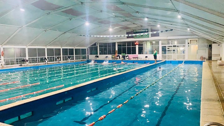 Protocolos y entusiasmo: cómo fue la vuelta a los natatorios en Rosario