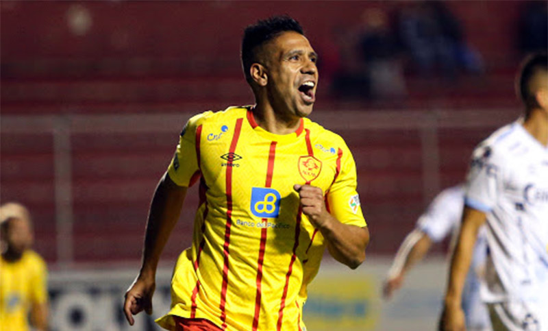 Víctor Figueroa anotó en el triunfo del Aucas de Ecuador