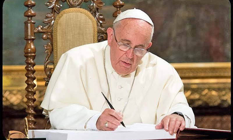 Francisco plantea a la Iglesia que «la denuncia de los abusos es necesaria»