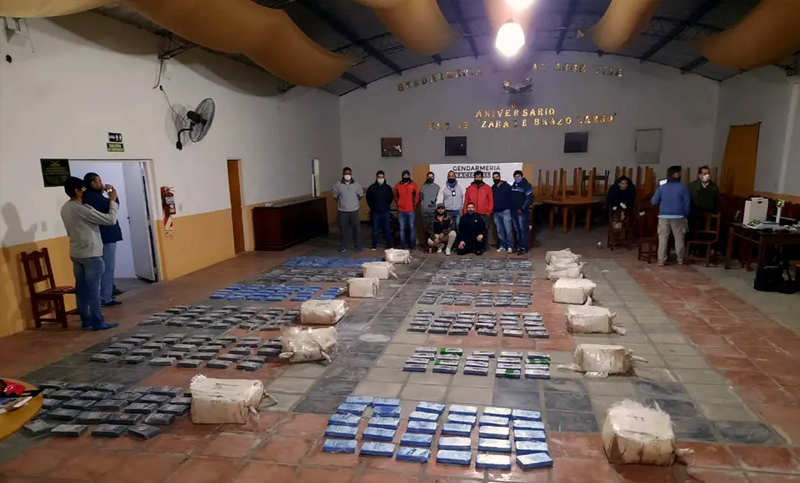 Secuestraron un cargamento de 380 kilos de cocaína en Ibarlucea