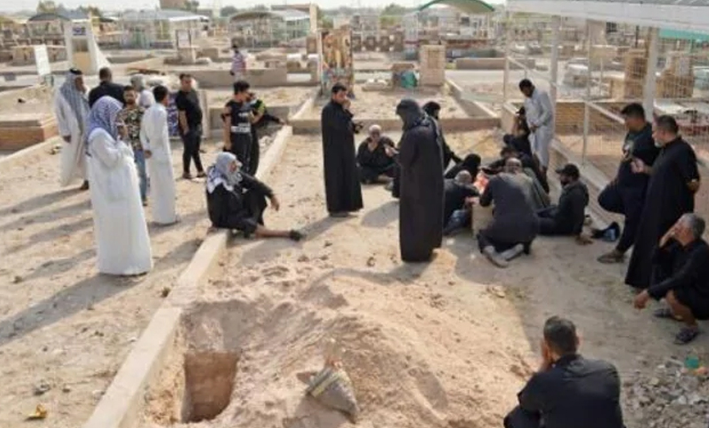 Iraquíes desentierran a sus muertos por coronavirus para sepultarlos en tumbas familiares