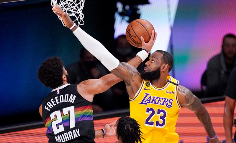 Lakers y un costoso triunfo que lo deja a un paso de las Finales de la NBA