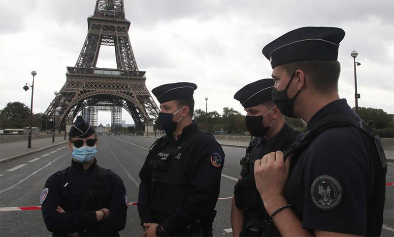 Evacuan la Torre Eiffel tras una amenaza de bomba