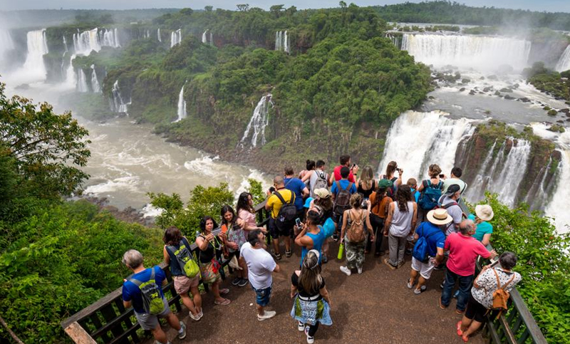Prevén boom de turistas brasileños a la Argentina