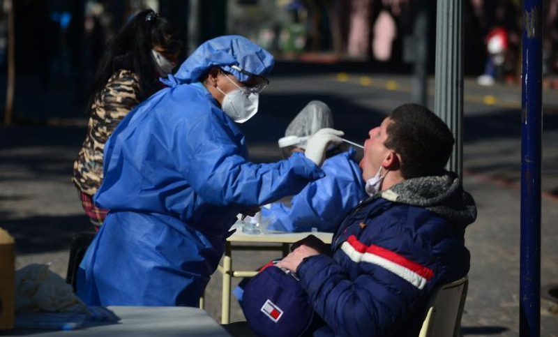 Mas de 14.300 contagios y 430 muertes por coronavirus se registraron en Argentina en las últimas 24 horas
