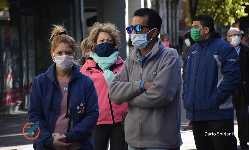 Santa Fe volvió a superar los 2 mil casos de coronavirus y Rosario reportó 998 contagios