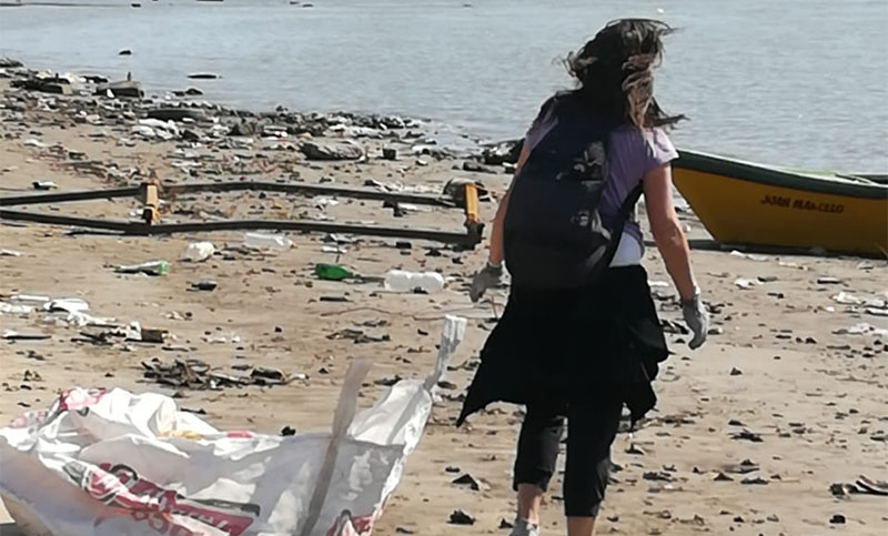 Un grupo de vecinos organizó una limpieza a la costa del río Paraná