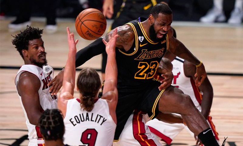 Los Angeles Lakers volvió a ser más que Miami Heat y se acerca a la gloria