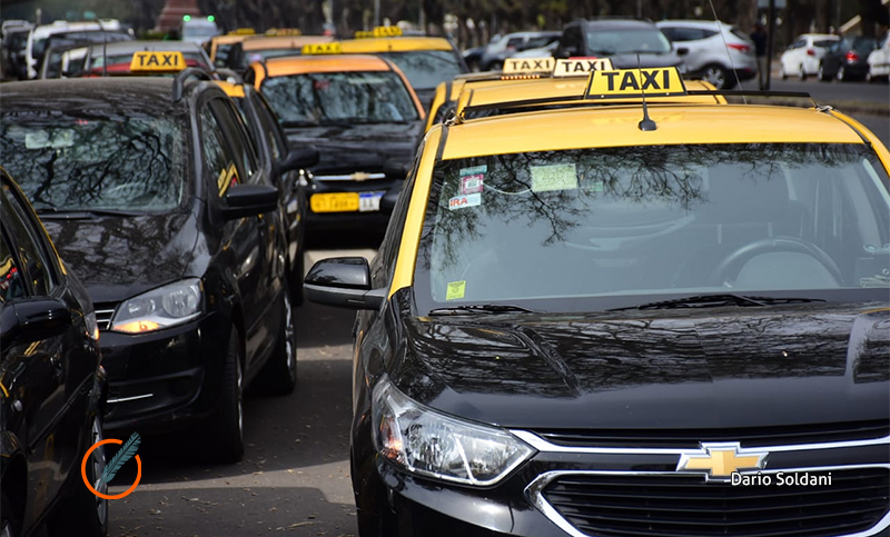 Taxistas marcharon hasta el Concejo para pedir aumento de tarifa
