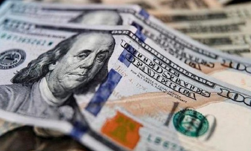 El dólar paralelo continúa en baja y cerró la jornada a $164 