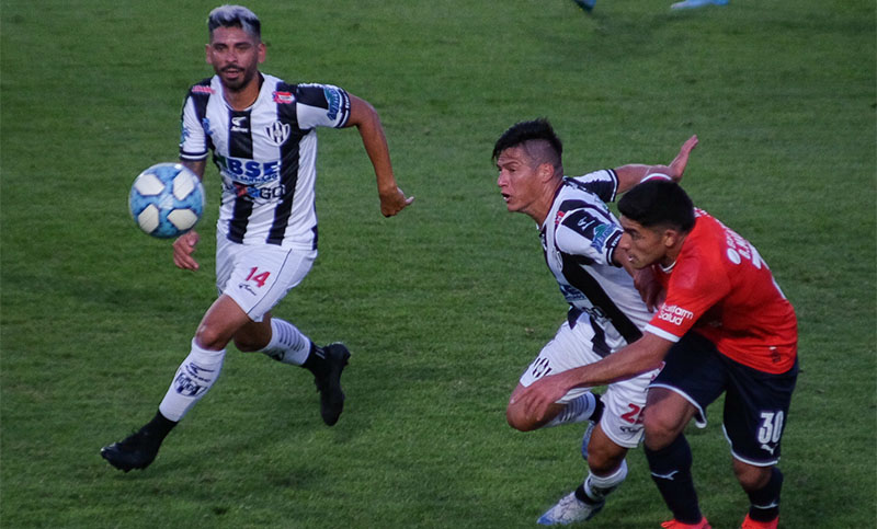 Independiente aprovechó la ineficacia del Ferroviario y ganó 1 a 0