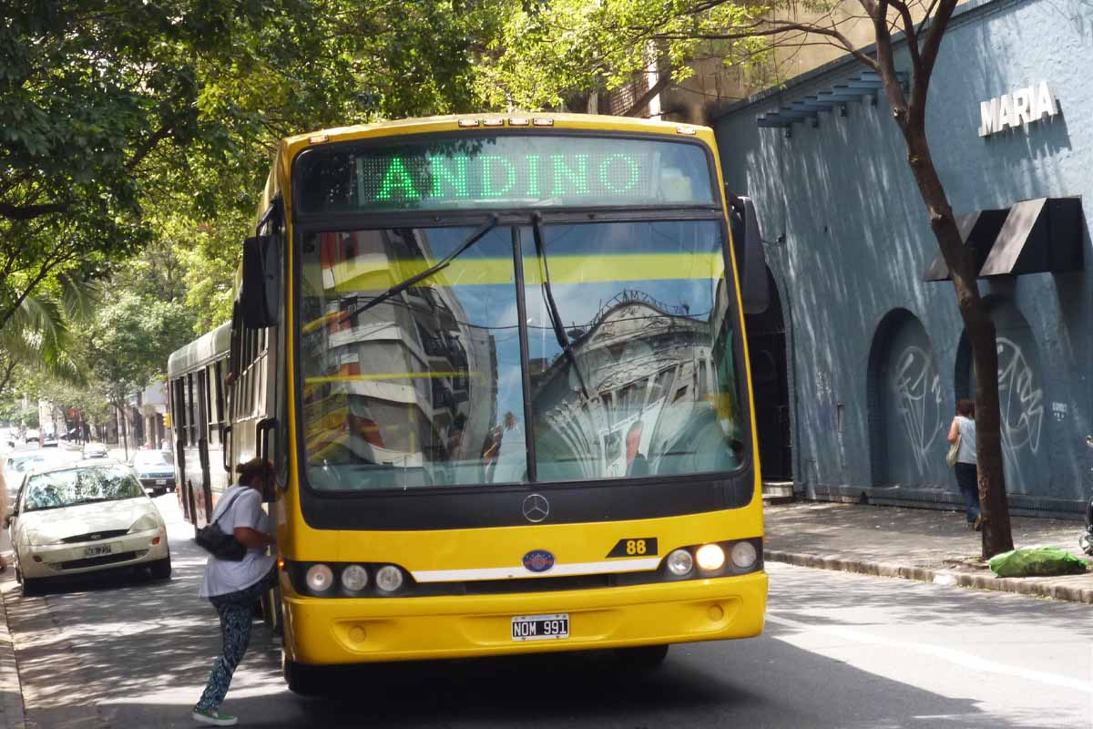 Vuelve a funcionar el servicio de transporte interurbano: cobraron choferes