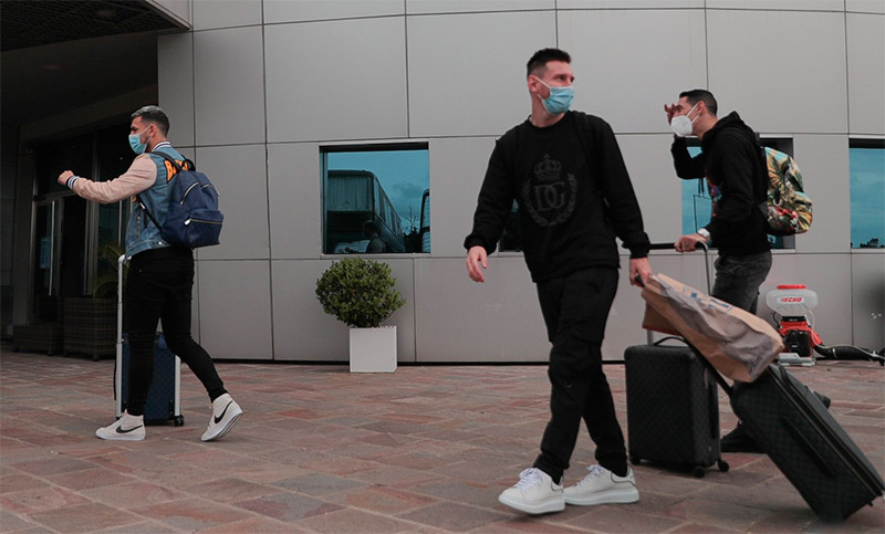Messi llegó en su avión privado junto a Di María y Paredes