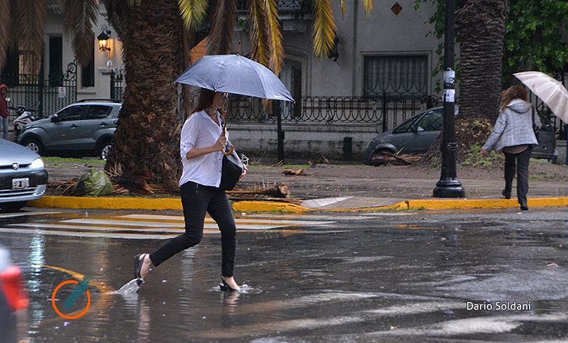 Rige un alerta meteorológico por tormentas fuertes y posible caída de granizo para Rosario y la región