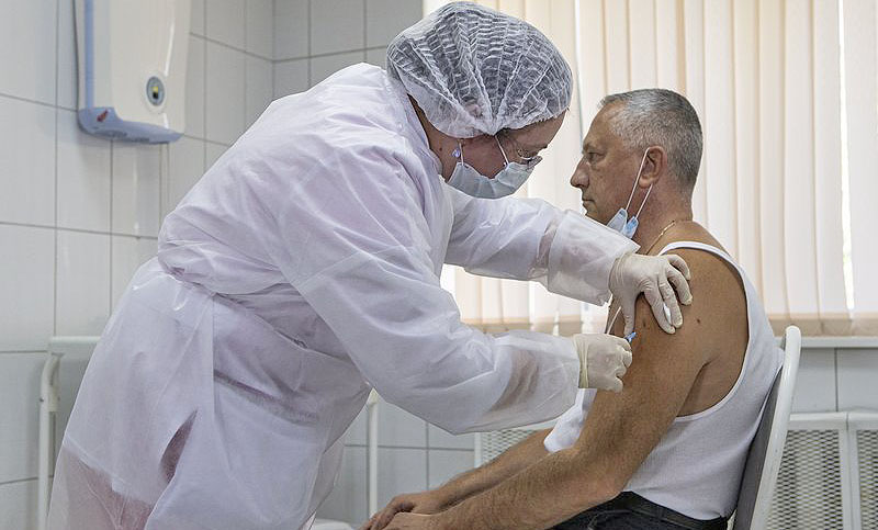 Rusia se prepara para vacunar contra el coronavirus a los mayores de 60 años