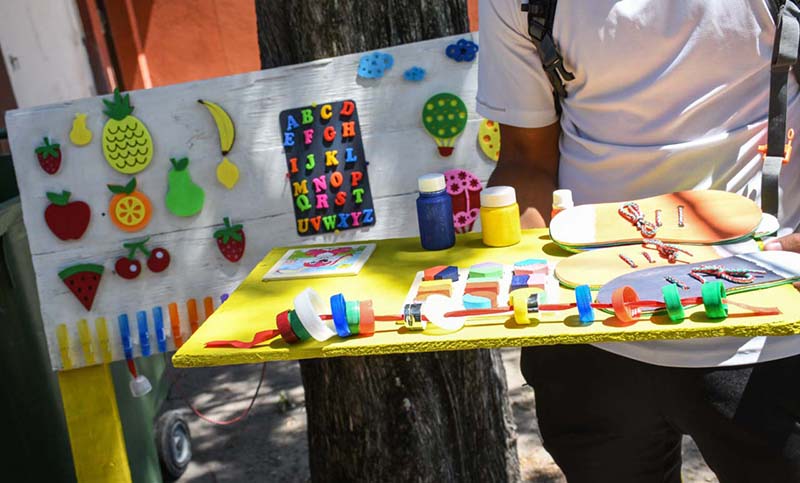 Presos bonaerenses elaboraron y donaron juegos didácticos para niños de un hospital platense