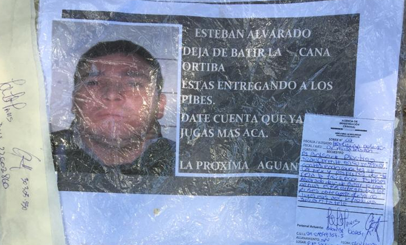Encontraron copias de carteles amenazantes contra Alvarado en allanamientos por el crimen de Adrián Brule