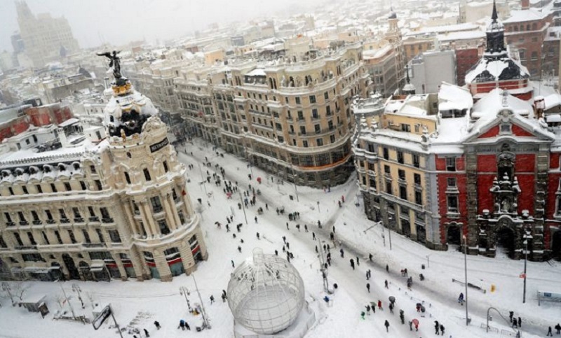 Evalúan declarar a Madrid como zona de catástrofe por la intensa nevada