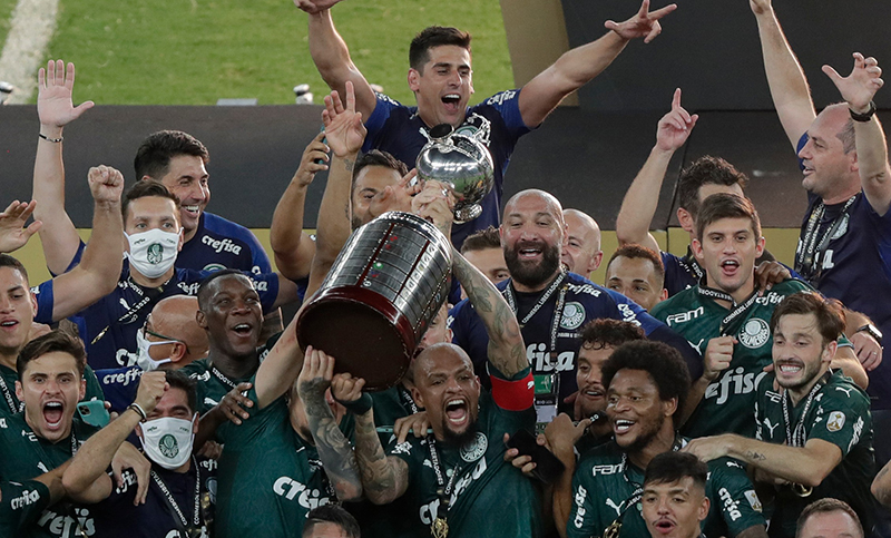 Palmeiras derrotó a Santos en el final y se consagró campeón de la Libertadores