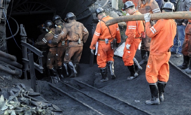 Detectan signos de vida en una mina de China donde quedaron atrapados 22 mineros