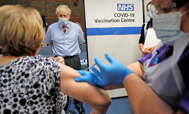 Aseguran que Reino Unido tiene excedente de vacunas y podría donarlas a otros países más rezagados