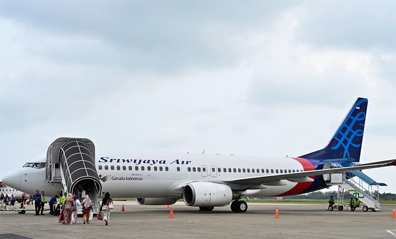 Desaparece un avión de pasajeros en Indonesia tras perder más de 3.000 metros de altitud
