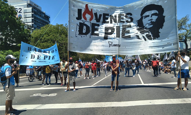 Barrios de Pie cortó la Avenida 9 de Julio: «La salida es sin ajuste»
