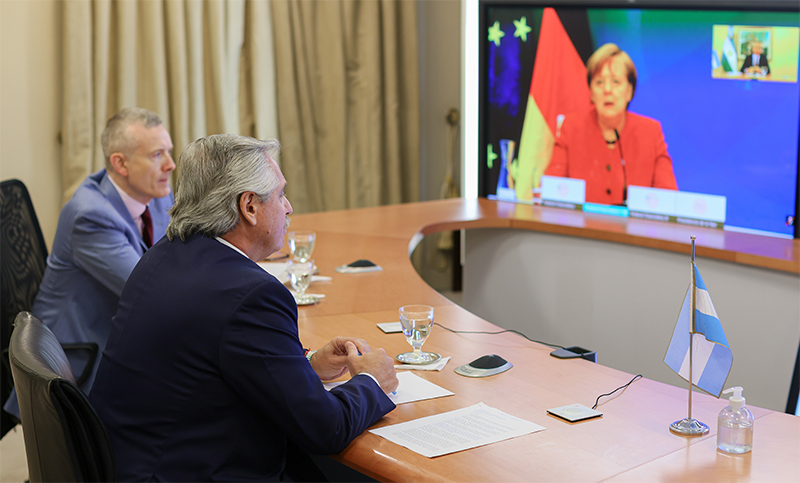 El Presidente dialogó con la canciller alemana Ángela Merkel