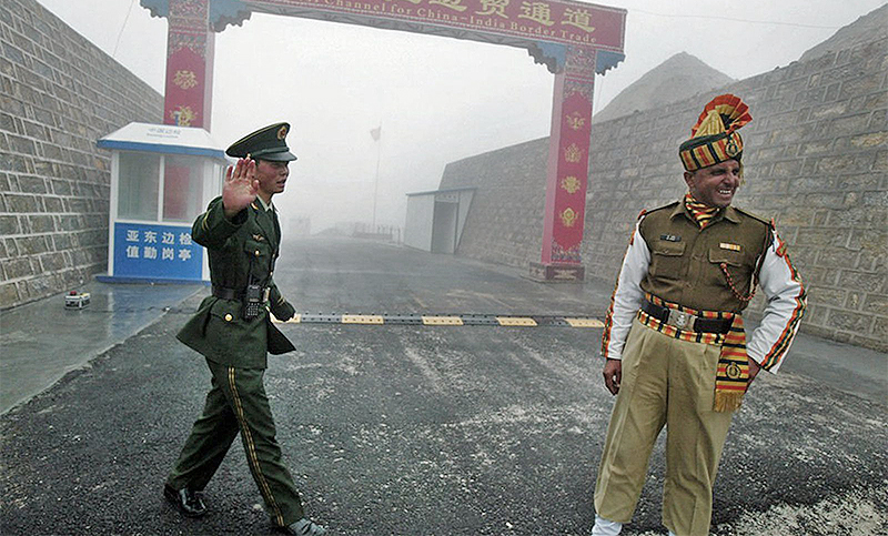 China e India realizan un “repliegue simultáneo” de sus tropas y decrece la tensión