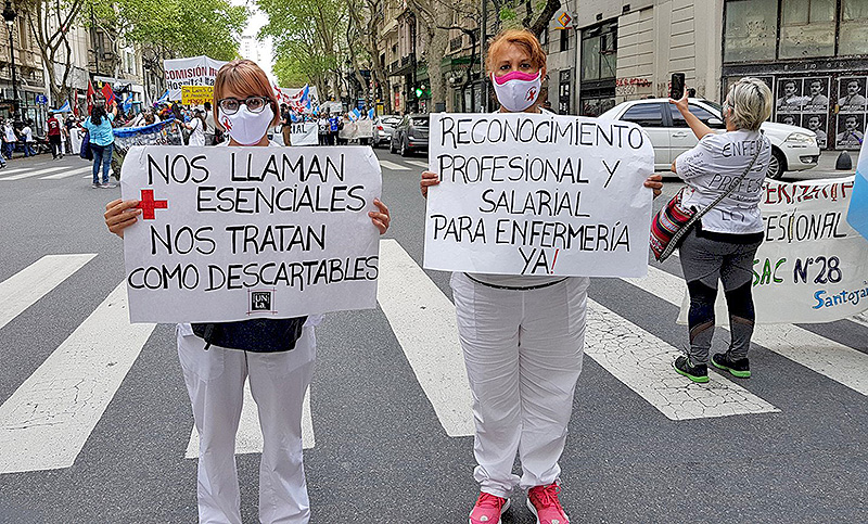 Enfermeros marchan por sus salarios y el reconocimiento profesional del Gobierno porteño