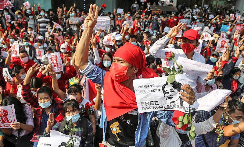 Siguen las protestas contra el golpe en Myanmar y desde la ONU temen una ola de violencia