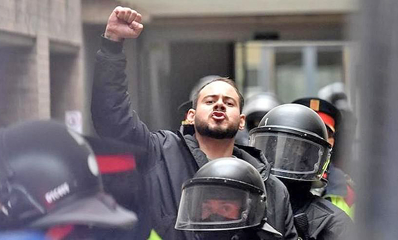 Detienen al rapero español condenado a prisión por criticar a la monarquía y la policía