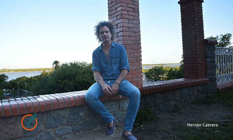 Ike Parodi se presenta en la terraza de la sala Lavardén y anticipa su segundo disco solista