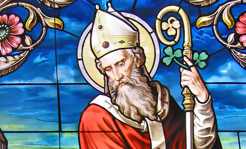 Hoy se conmemora San Patricio, el obispo que consolidó el catolicismo en Irlanda
