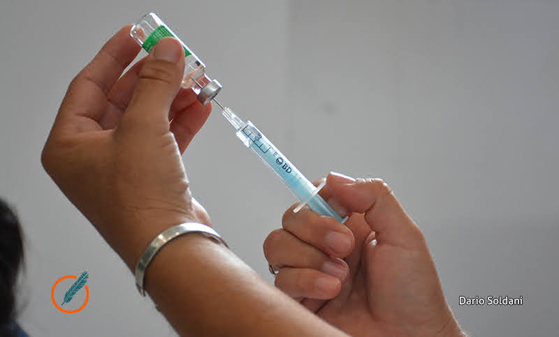 Esta semana comenzaría la vacunación de docentes santafesinos