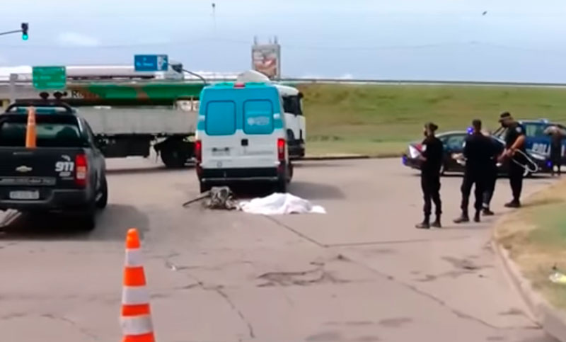 Un ciclista falleció tras ser atropellado por un camión