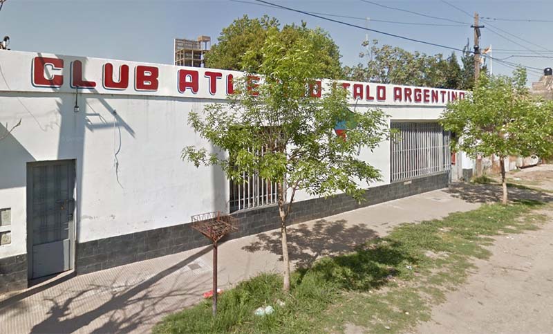 Nuevo crimen: ataque a balazos frente a un club dejó un muerto y una herida