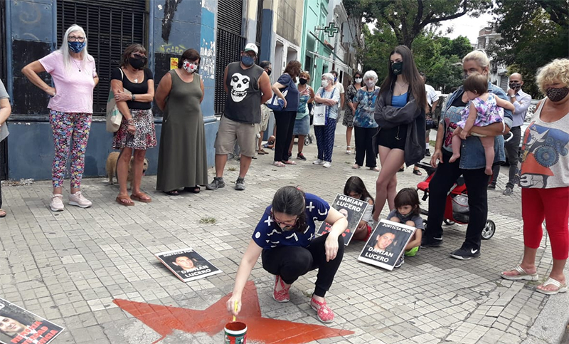 Pintaron una estrella roja en memoria de Damián Lucero, asesinado durante un robo
