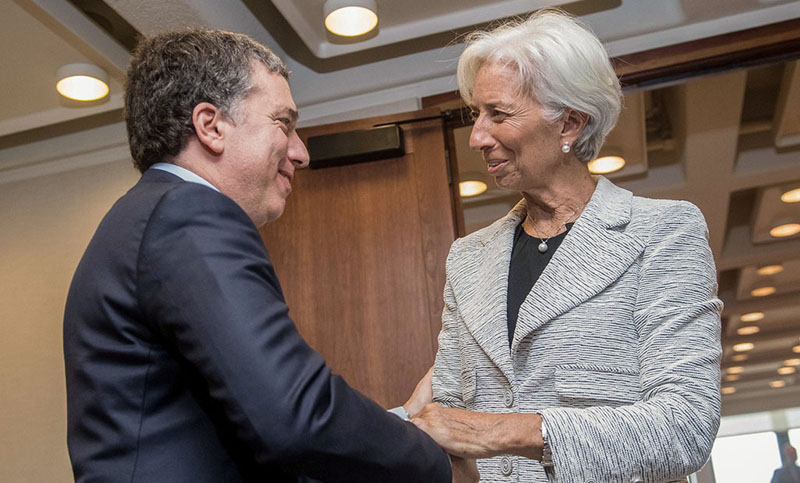 Lozano apoya investigar los créditos del FMI a Macri